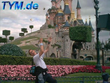 Yoing at the Disney Castle